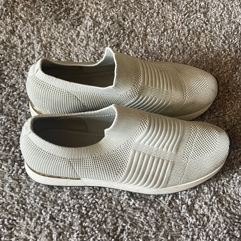 Slip on no lace sneakers